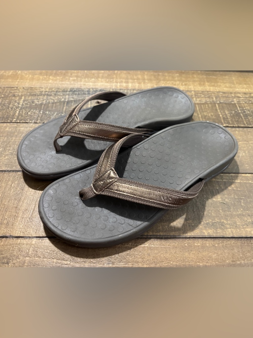Vionic Tide II Women's toe post sandals, Bronze Metallic, Size 8